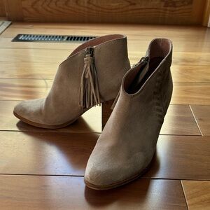 Lien Do Tan Suede Ankle Boots 9